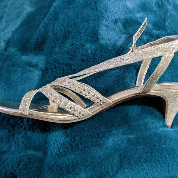 Sparkly gold heels - Picture 2 of 3